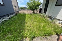 【草刈り事例】お庭がスッキリ！手作業での丁寧なお手入れ アイキャッチ画像