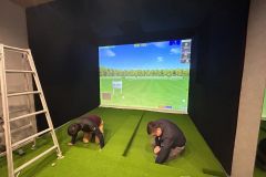 【愛知・静岡】自宅や会社にゴルフシミュレーターを設置｜施工事例4選と使い方アイデア アイキャッチ画像